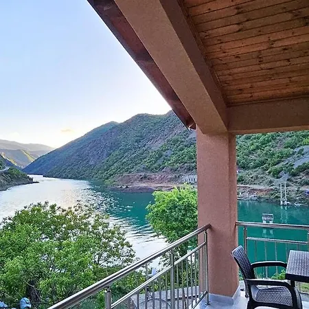 Apartamento Koman_lakeview_apartments